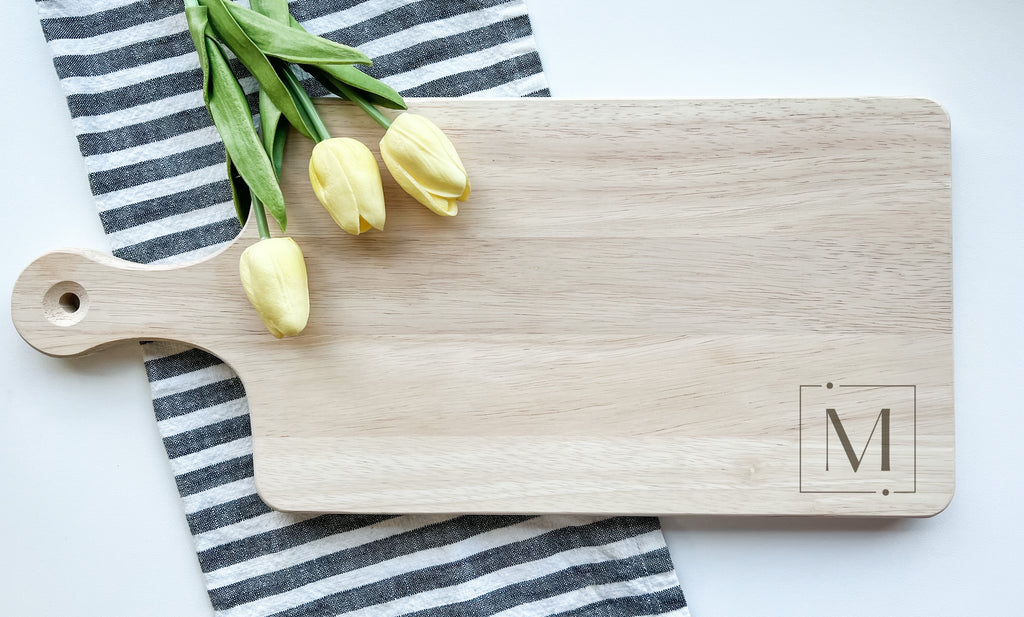 Personalized and Engraved Cutting Board (one letter)
